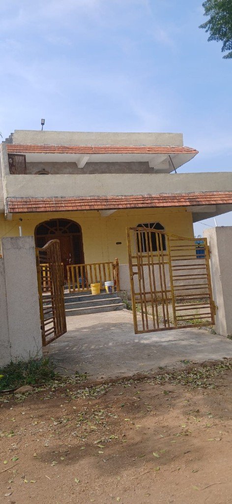 Home near Sunrise Garden